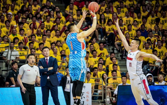  昂热攻防两端全面爆发，主场五球横扫垫底球队泄愤